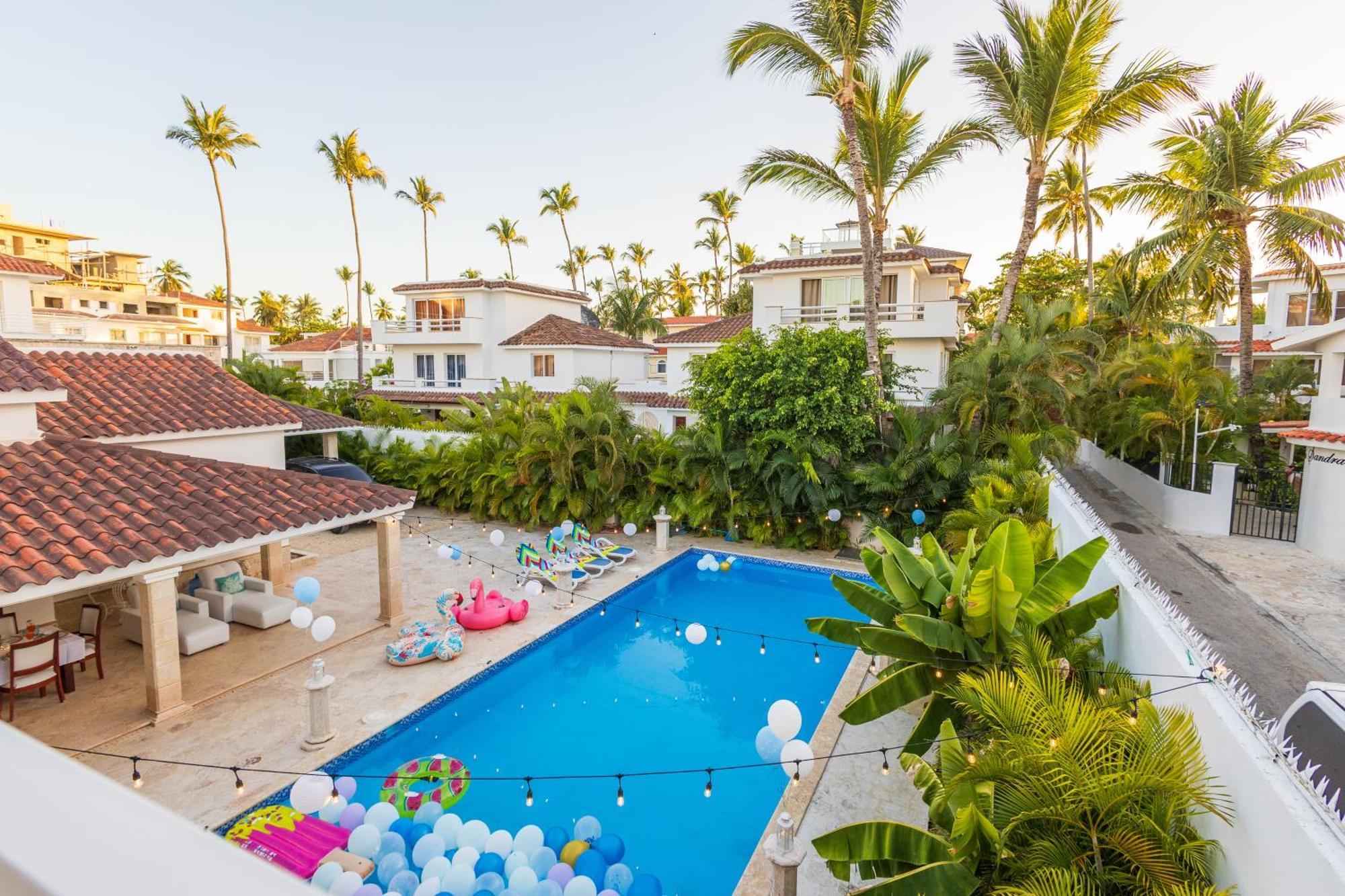 Huge 7-Bedroom Beach Villa With Private Pool - Los Corales Villas 푼타 카나 외부 사진
